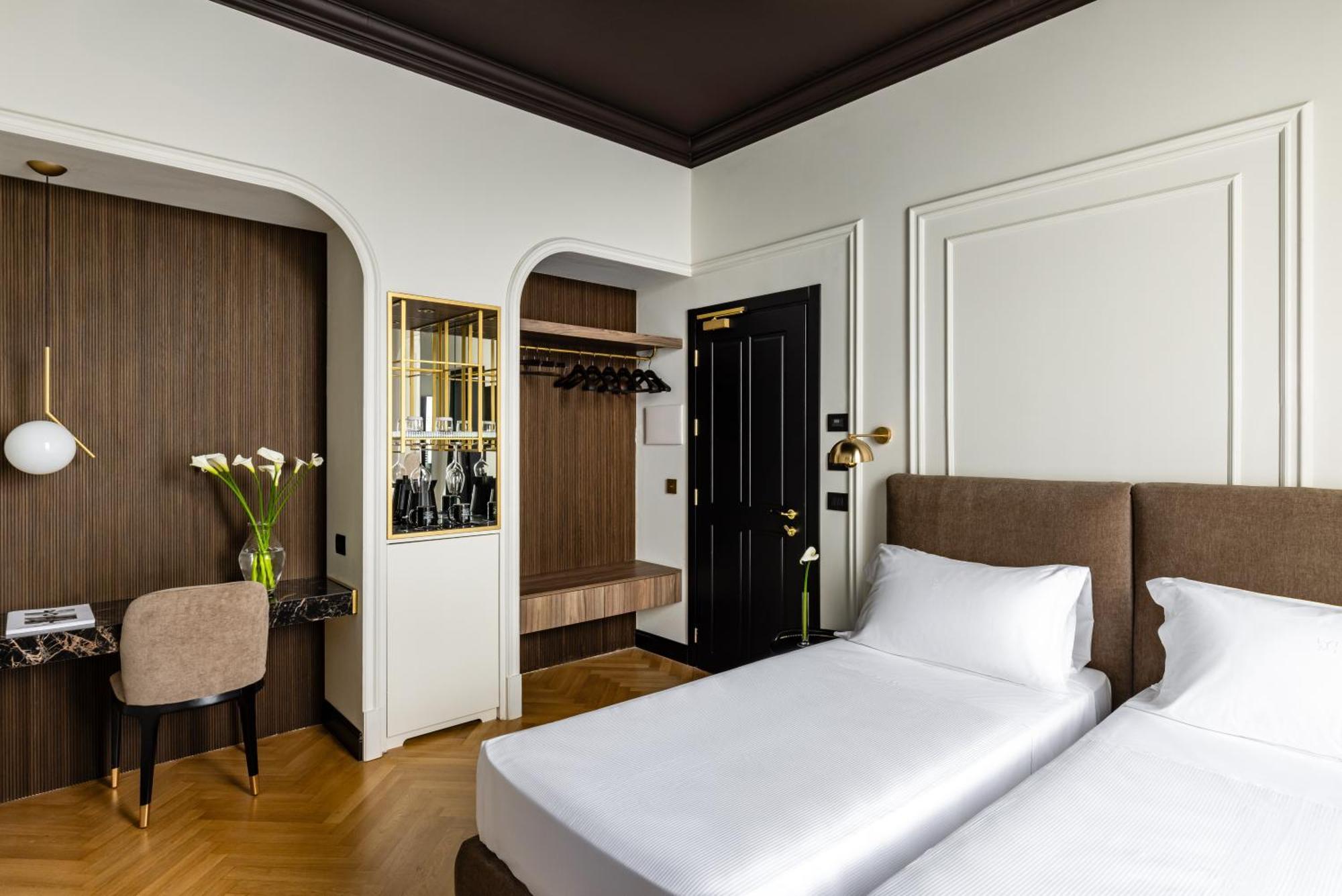 Hotel Continentale Trieste Bagian luar foto