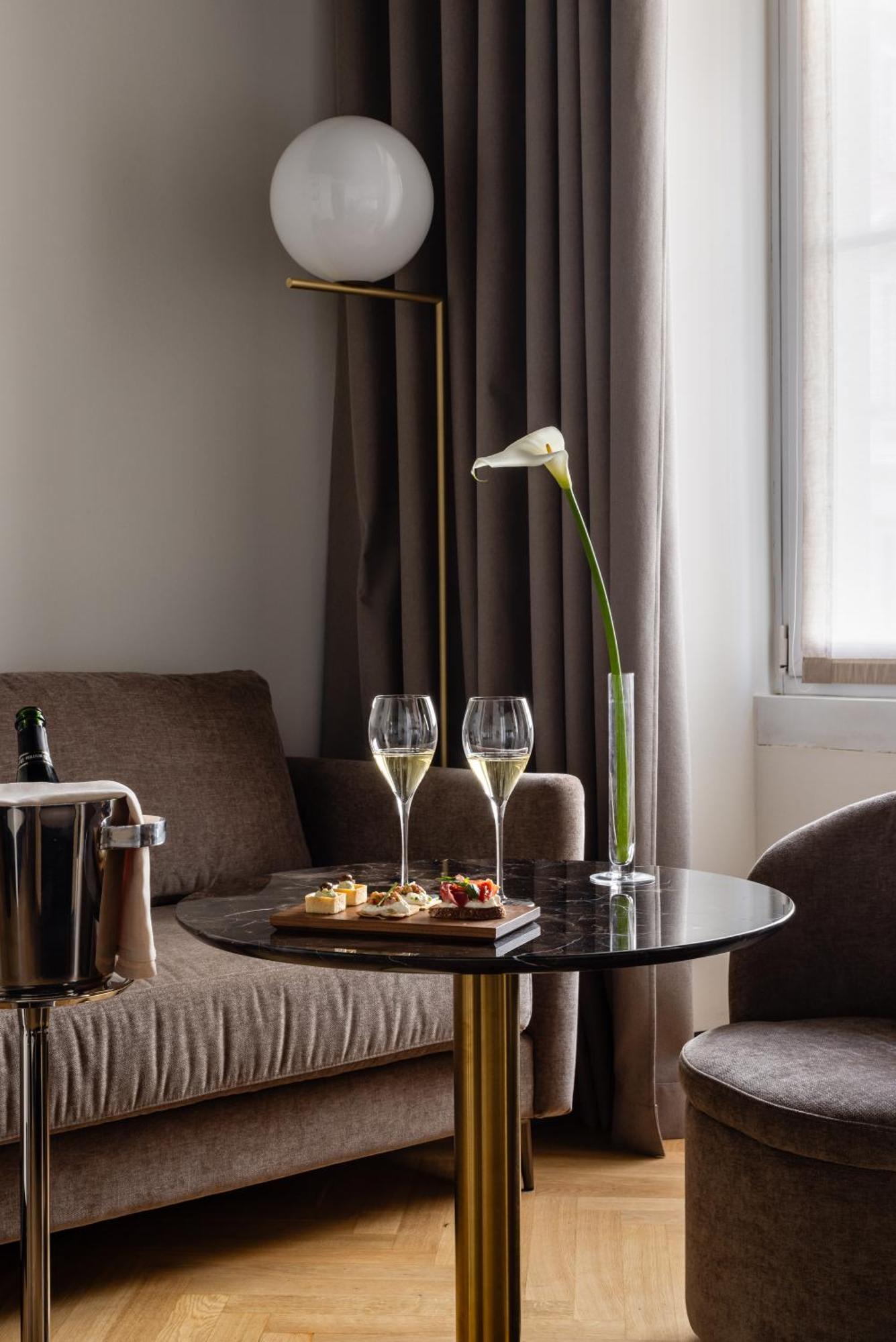 Hotel Continentale Trieste Bagian luar foto